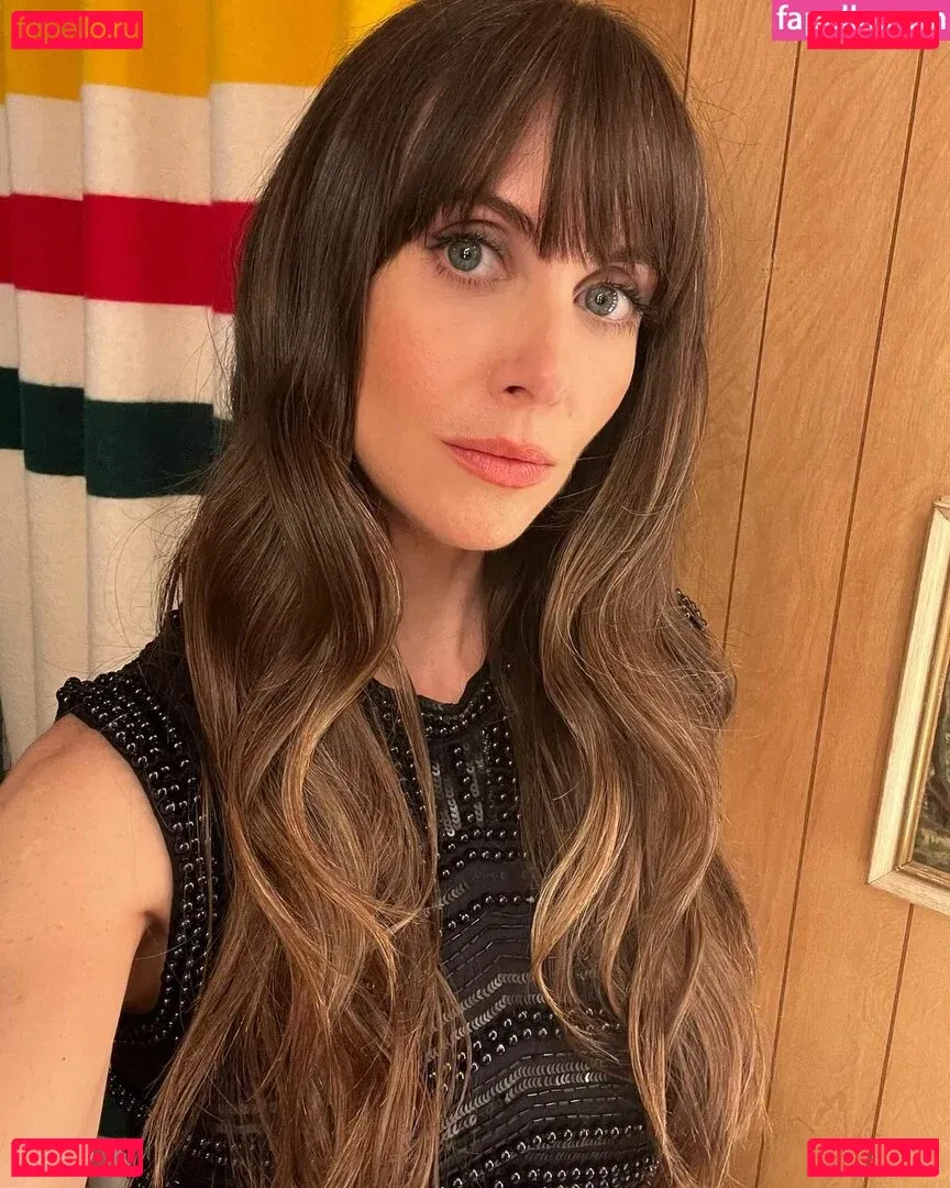 Alison Brie Onlyfans Photo Gallery 