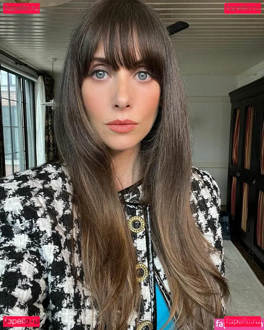 Alison Brie Onlyfans Photo Gallery 