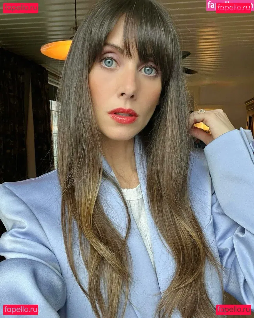 Alison Brie Onlyfans Photo Gallery 