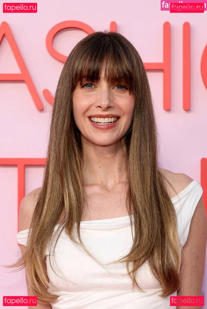 Alison Brie Onlyfans Photo Gallery 