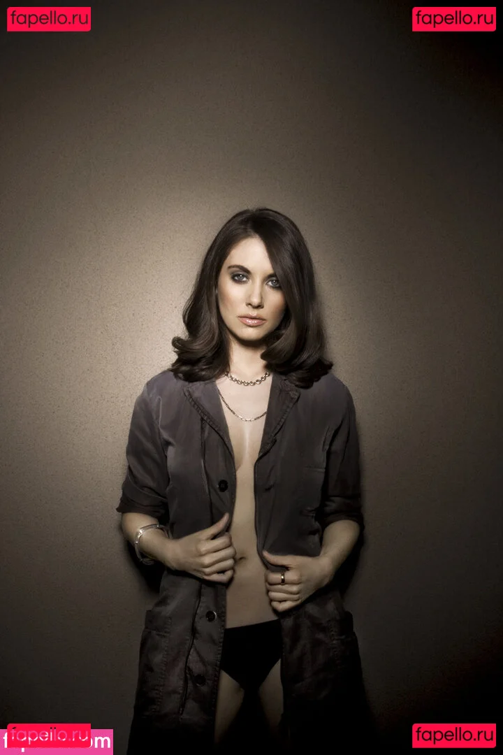 Alison Brie Onlyfans Photo Gallery 