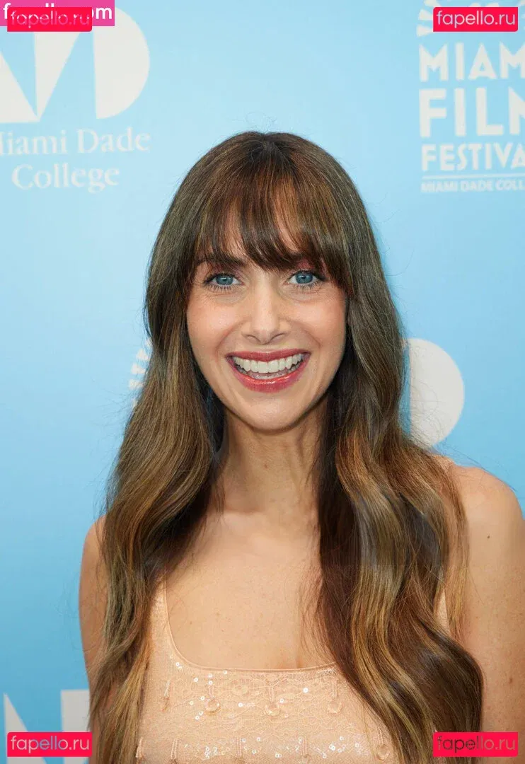 Alison Brie Onlyfans Photo Gallery 