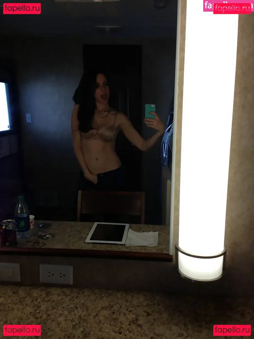 Alison Brie Onlyfans Photo Gallery 
