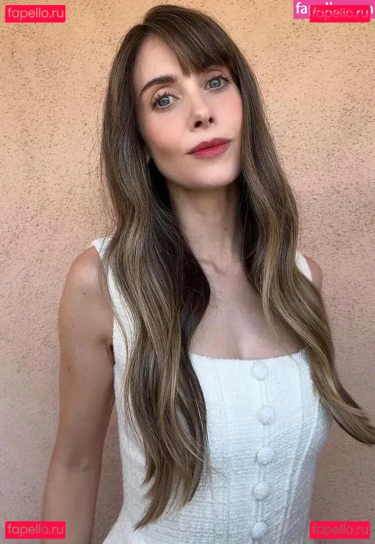 Alison Brie Onlyfans Photo Gallery 