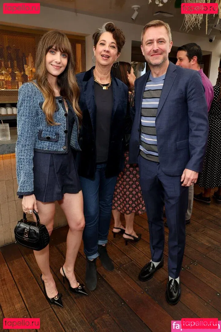 Alison Brie Onlyfans Photo Gallery 