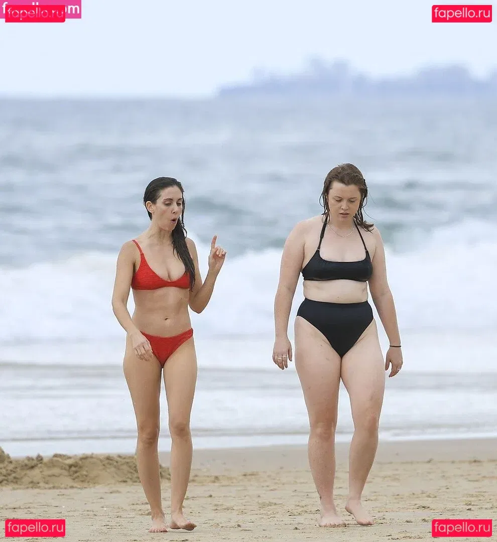 Alison Brie Onlyfans Photo Gallery 