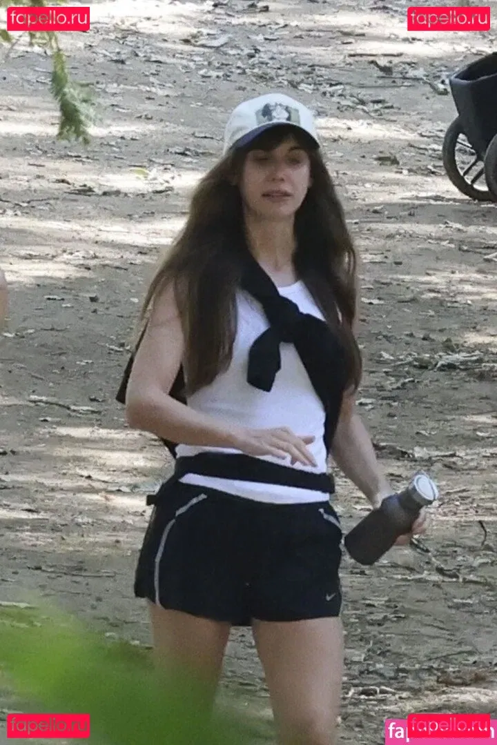 Alison Brie Onlyfans Photo Gallery 