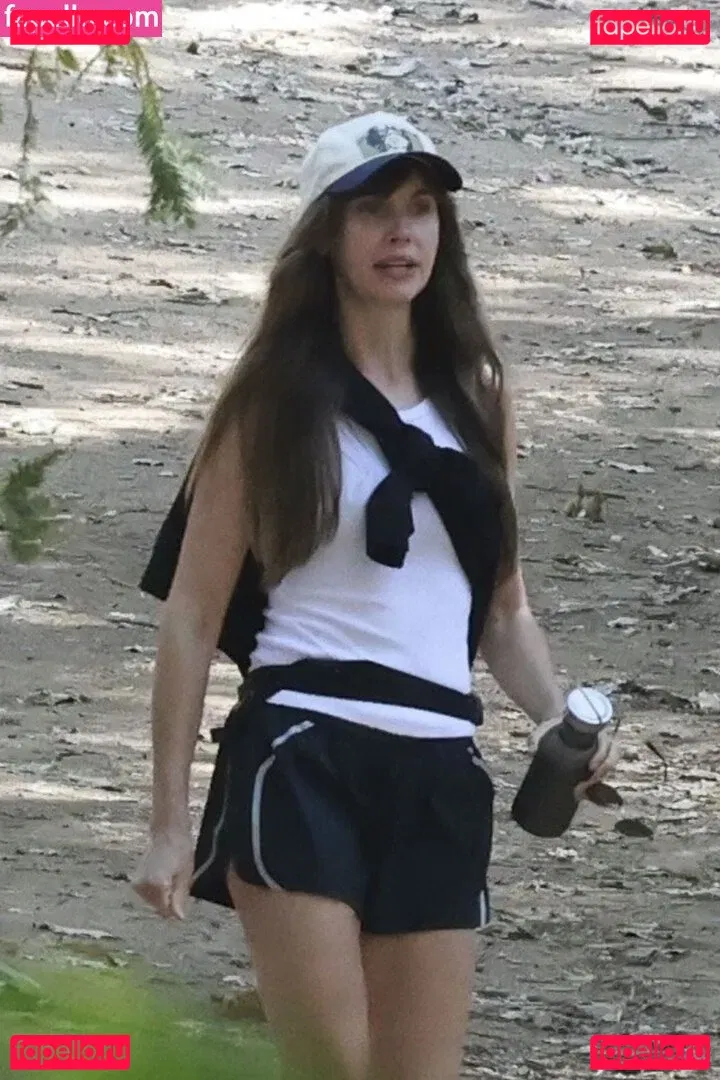 Alison Brie Onlyfans Photo Gallery 