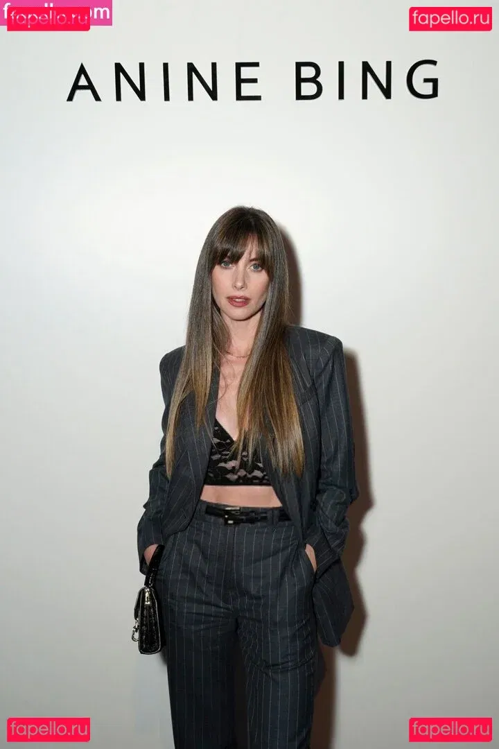 Alison Brie Onlyfans Photo Gallery 