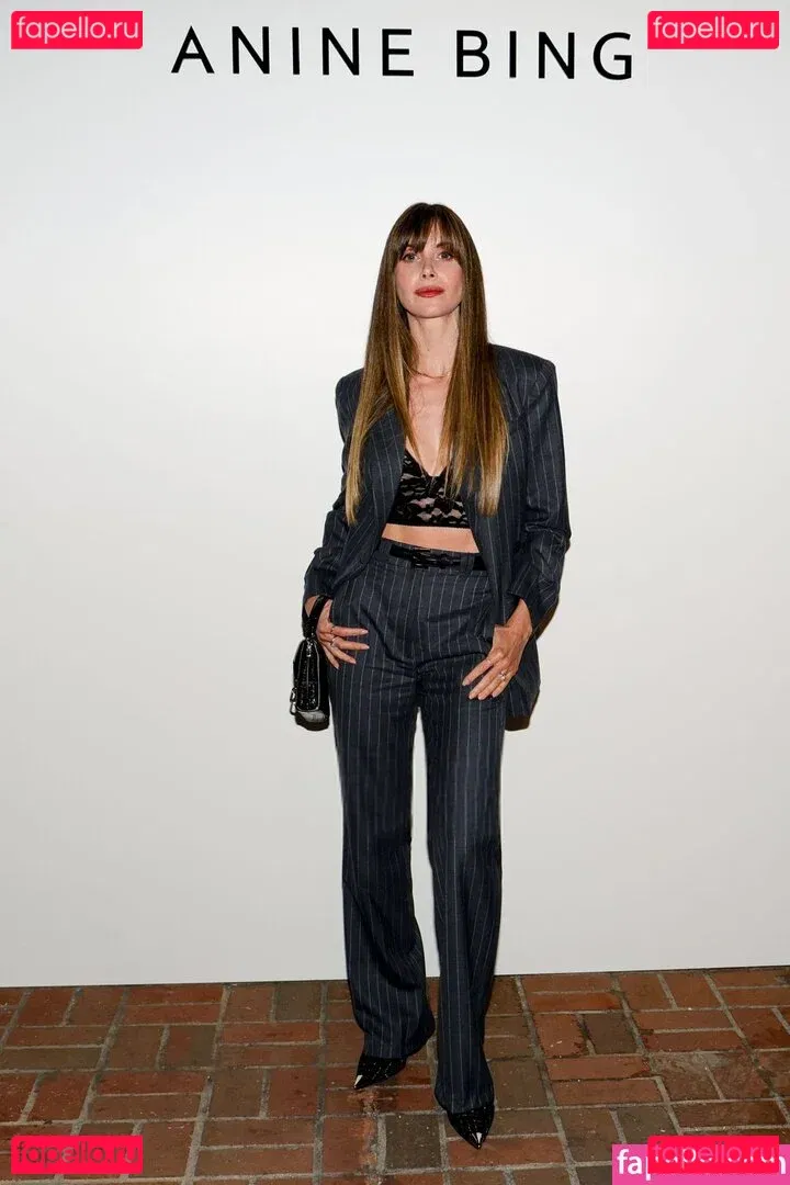 Alison Brie Onlyfans Photo Gallery 