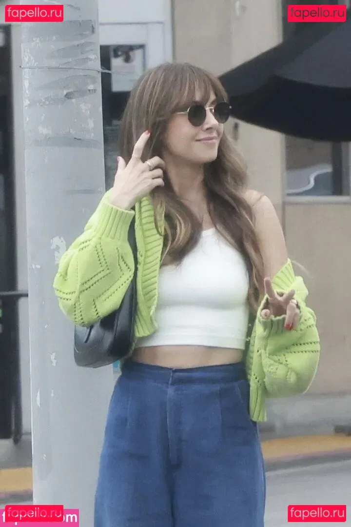 Alison Brie Onlyfans Photo Gallery 