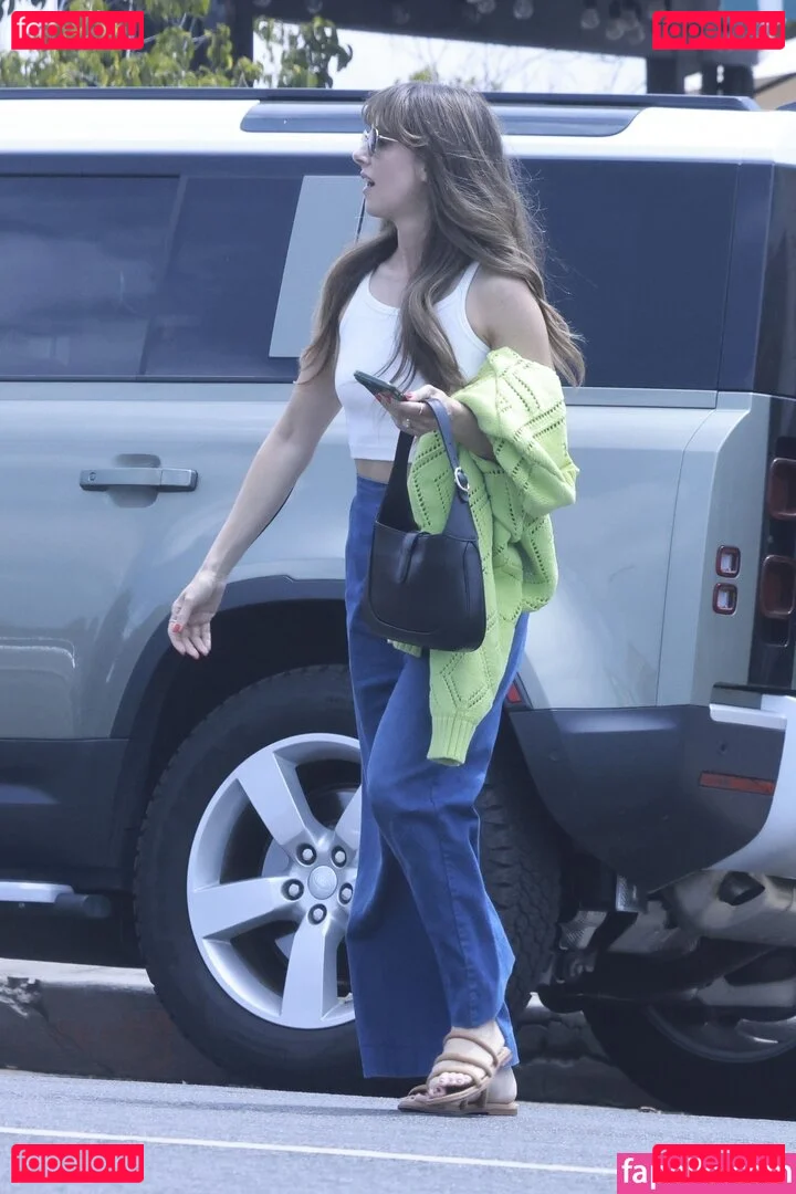 Alison Brie Onlyfans Photo Gallery 