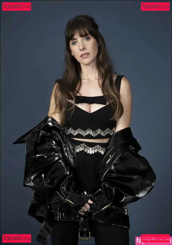 Alison Brie Onlyfans Photo Gallery 