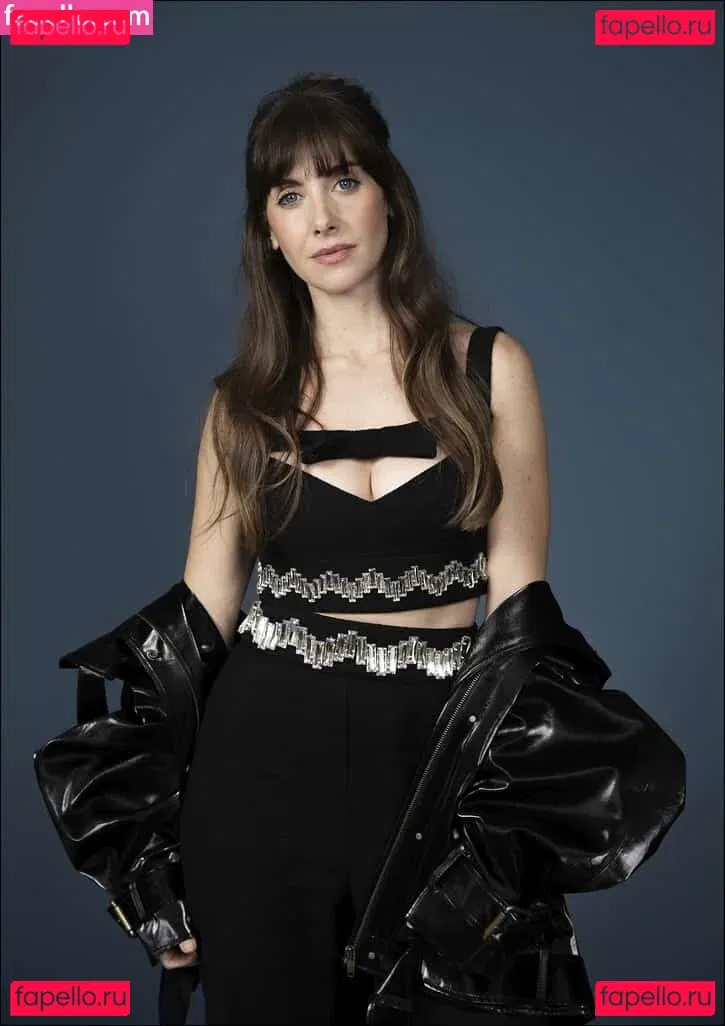 Alison Brie Onlyfans Photo Gallery 