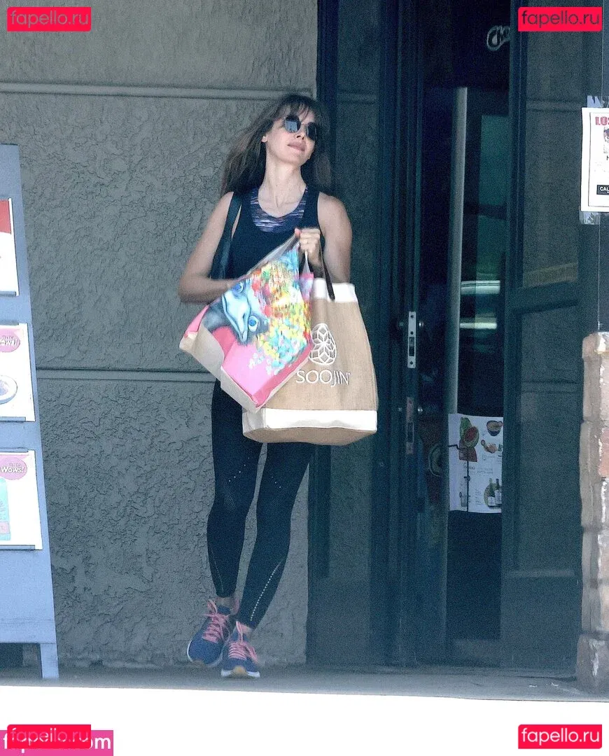 Alison Brie Onlyfans Photo Gallery 