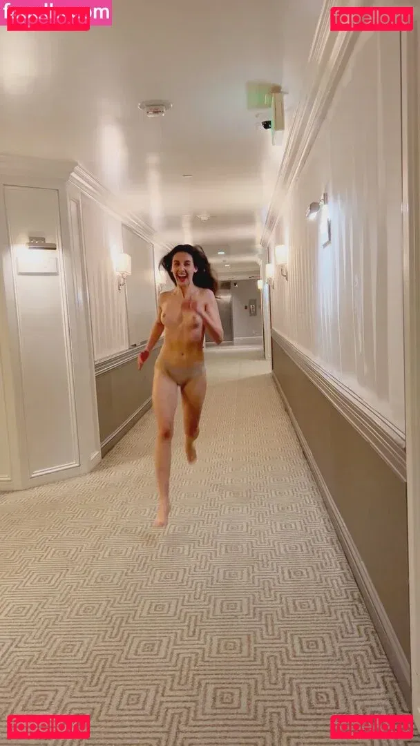 Alison Brie Onlyfans Photo Gallery 