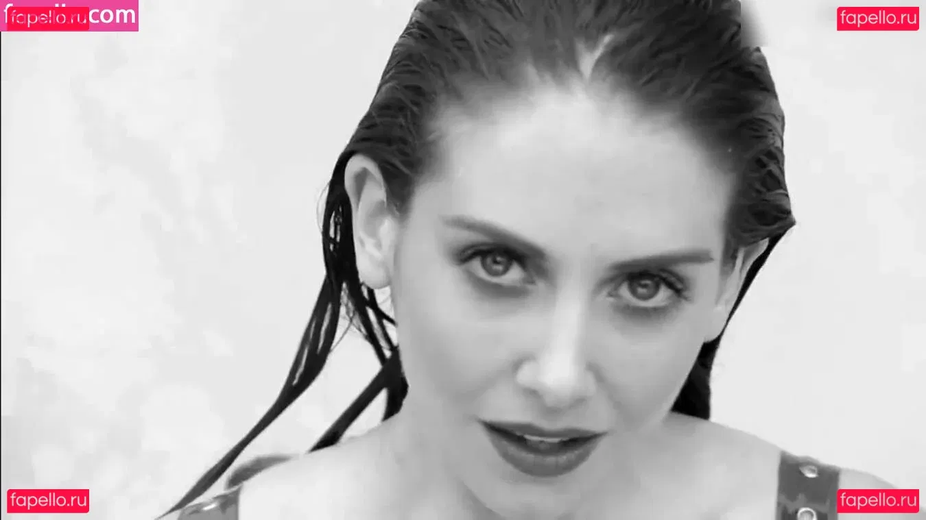 Alison Brie Onlyfans Photo Gallery 