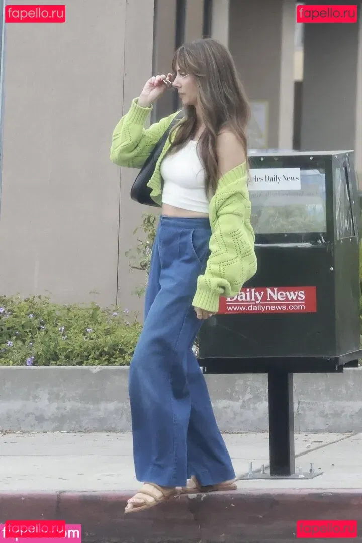 Alison Brie Onlyfans Photo Gallery 