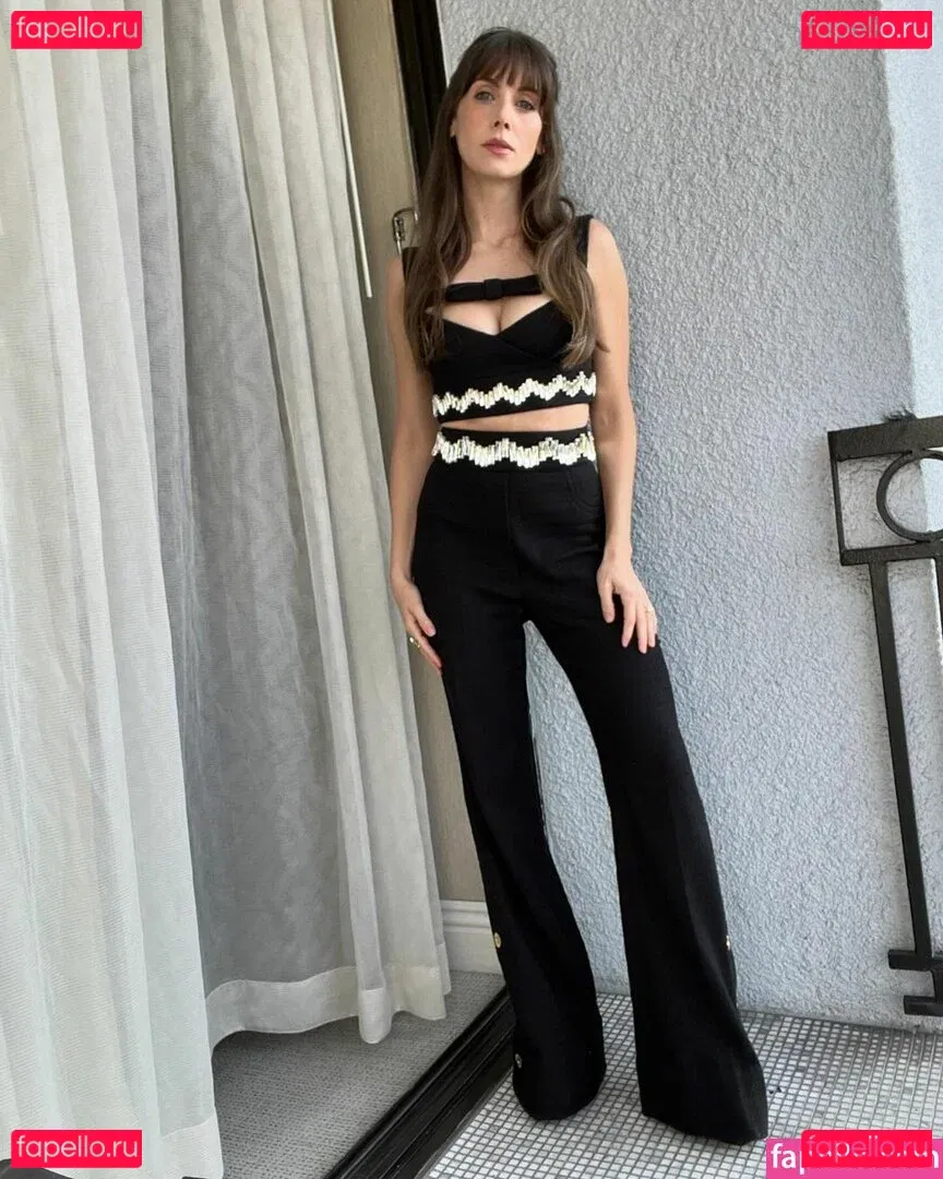 Alison Brie Onlyfans Photo Gallery 