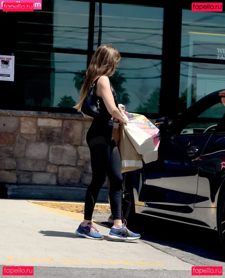 Alison Brie Onlyfans Photo Gallery 