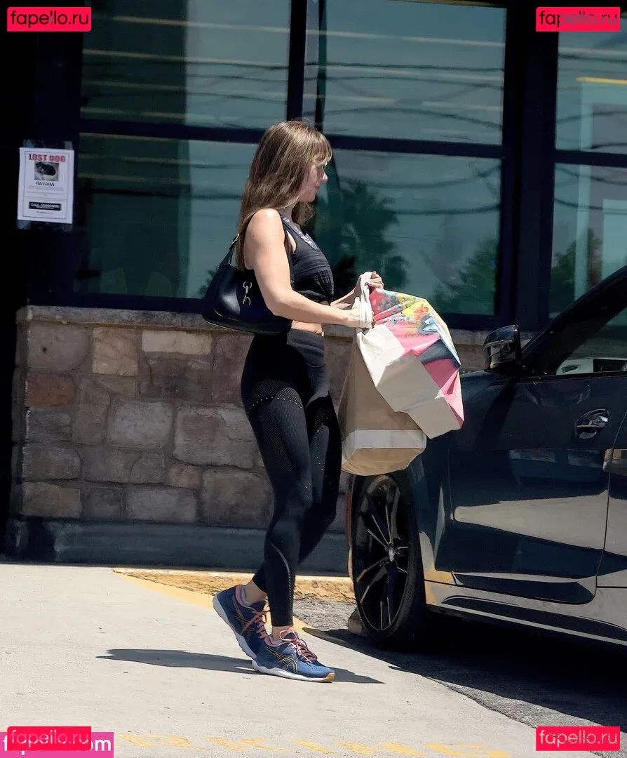 Alison Brie Onlyfans Photo Gallery 