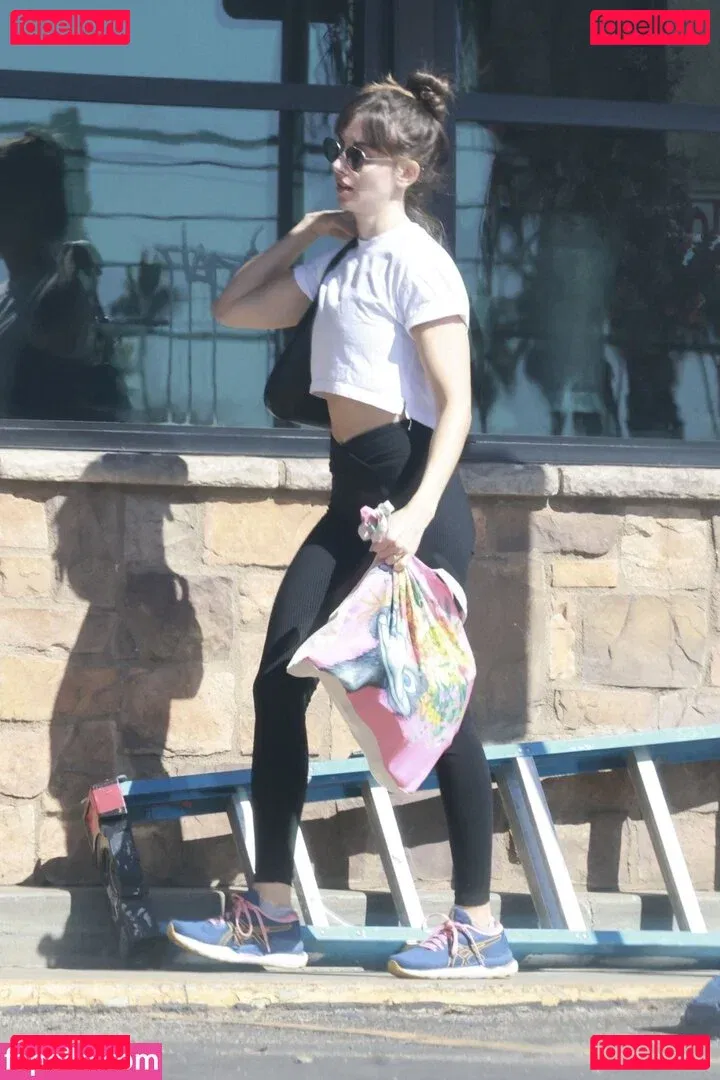 Alison Brie Onlyfans Photo Gallery 