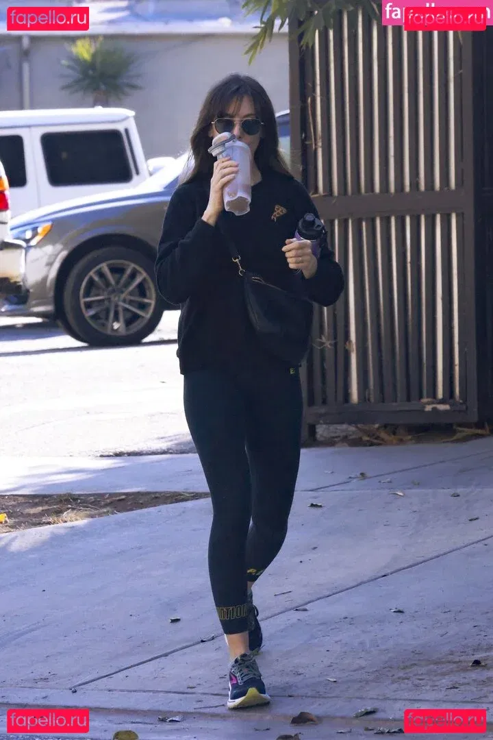 Alison Brie Onlyfans Photo Gallery 