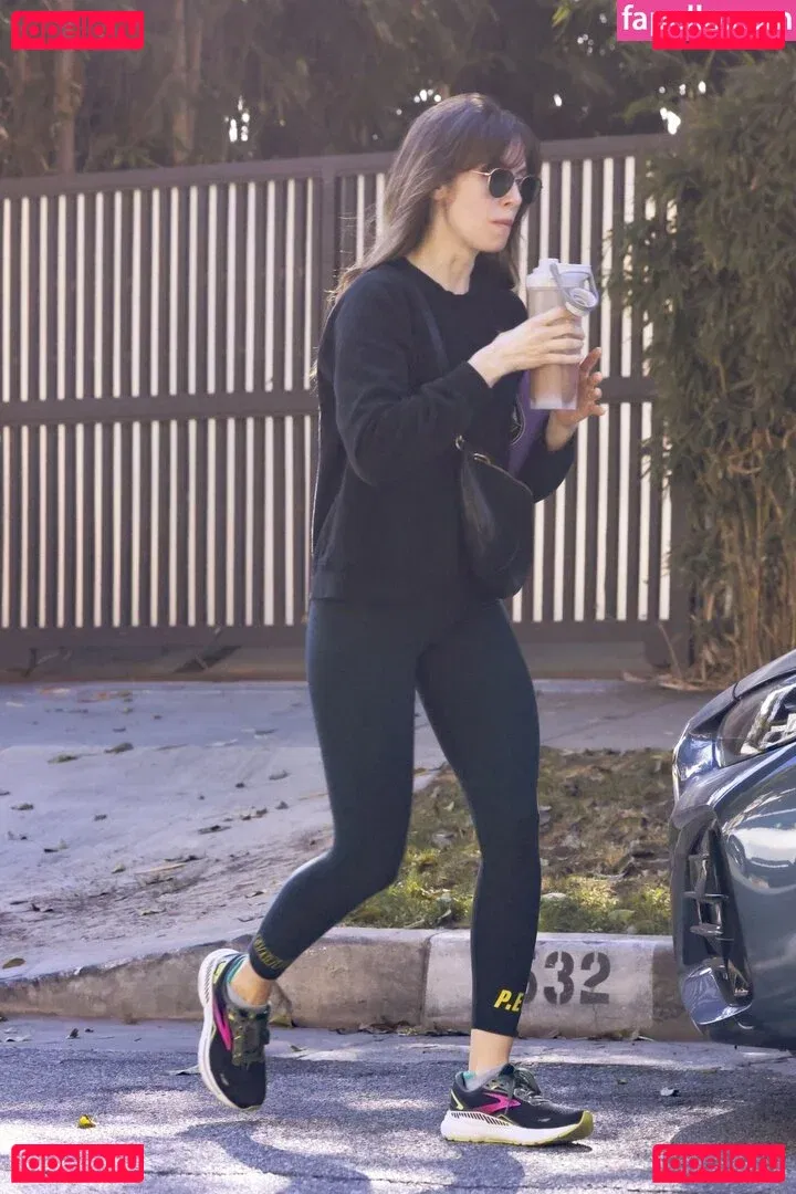 Alison Brie Onlyfans Photo Gallery 