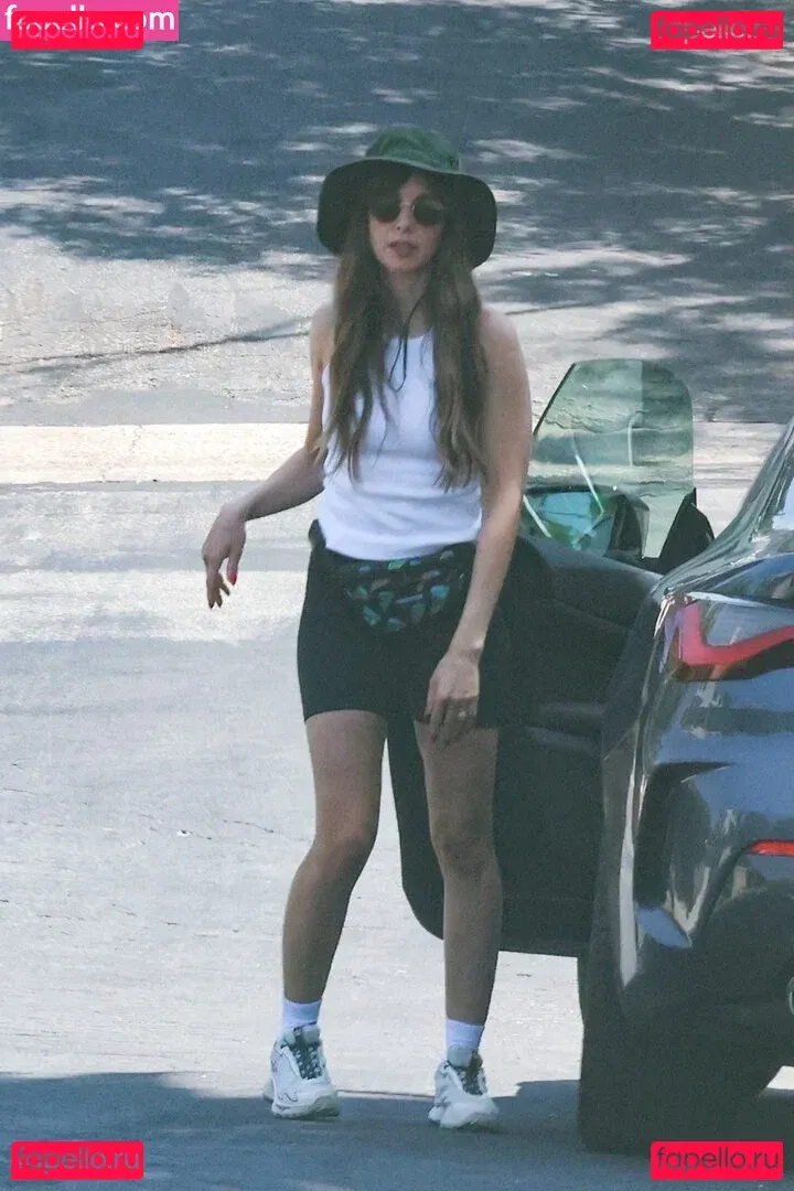 Alison Brie Onlyfans Photo Gallery 