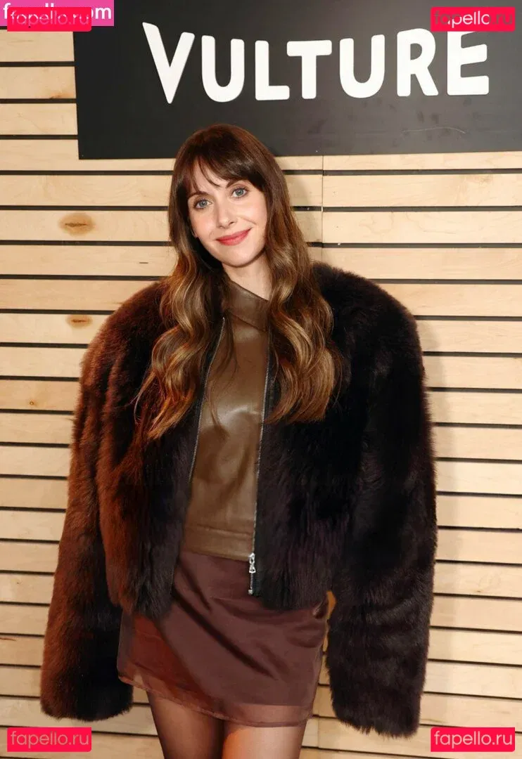 Alison Brie Onlyfans Photo Gallery 