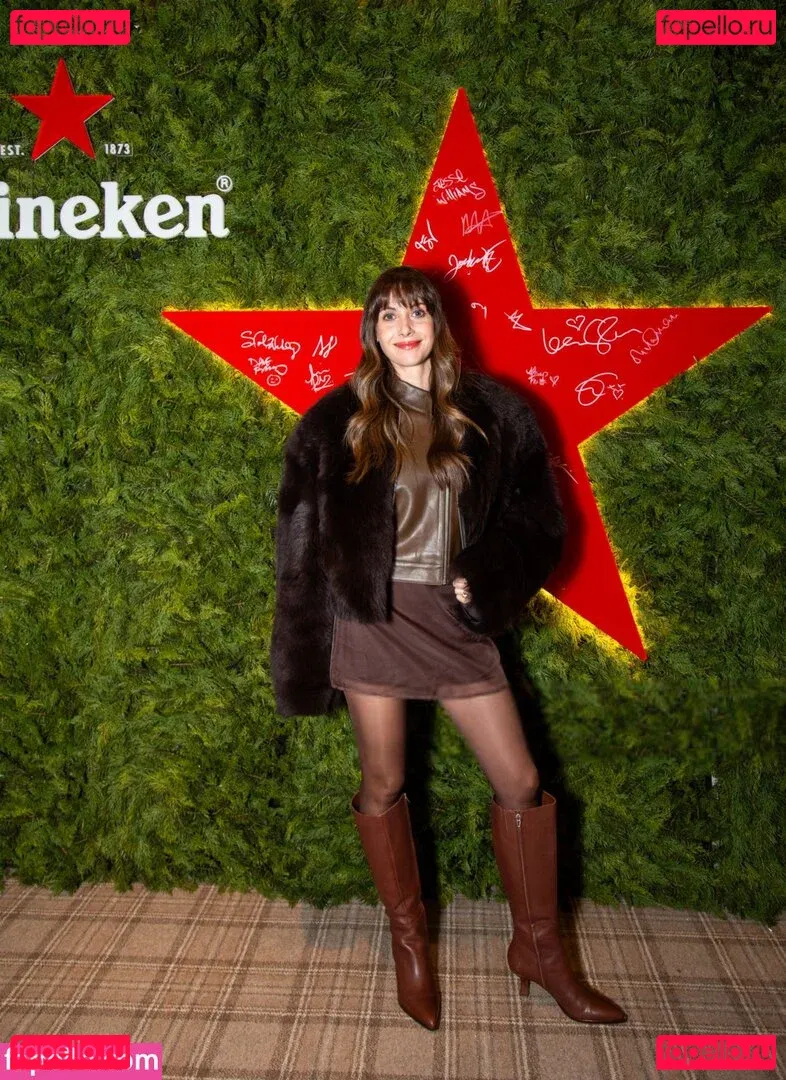 Alison Brie Onlyfans Photo Gallery 