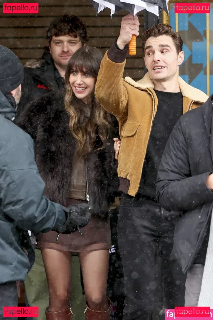 Alison Brie Onlyfans Photo Gallery 