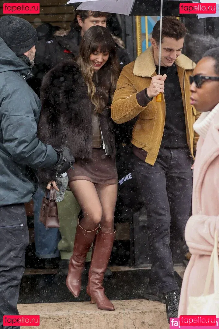 Alison Brie Onlyfans Photo Gallery 