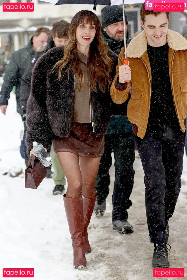 Alison Brie Onlyfans Photo Gallery 