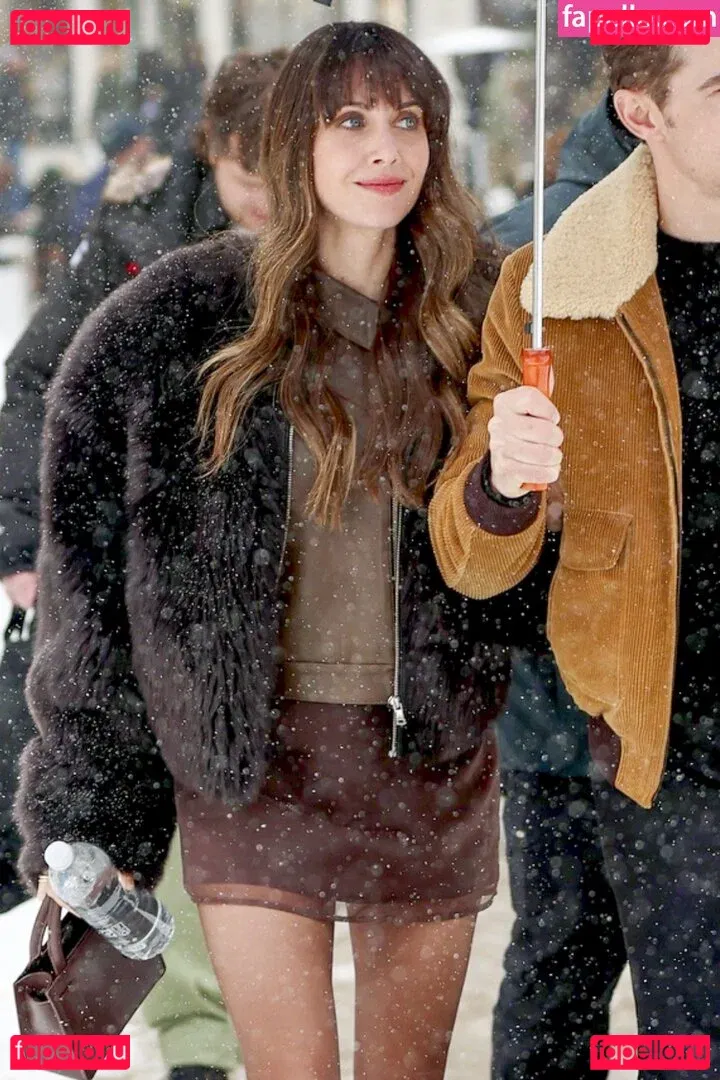 Alison Brie Onlyfans Photo Gallery 