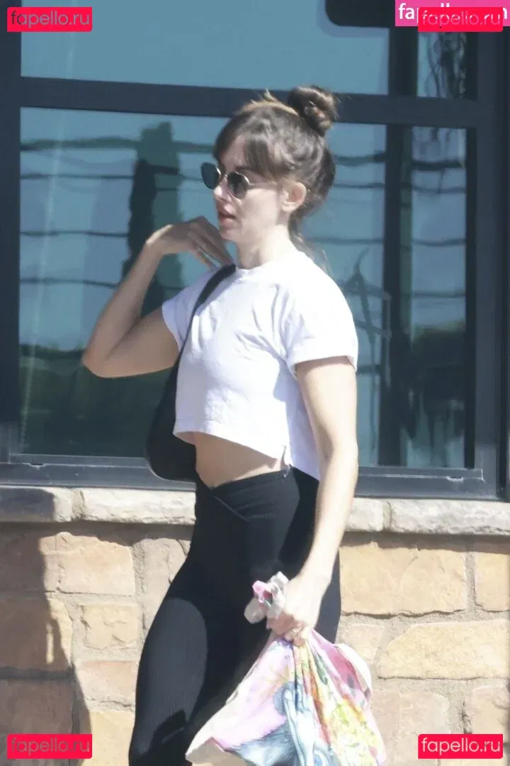 Alison Brie Onlyfans Photo Gallery 