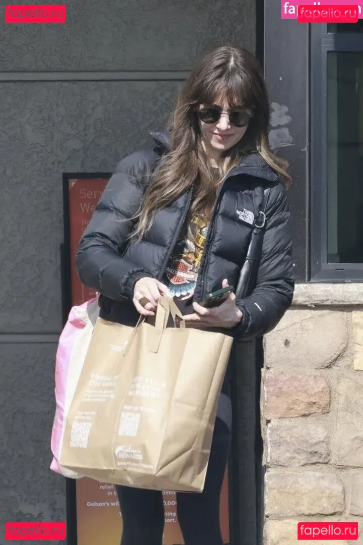 Alison Brie Onlyfans Photo Gallery 