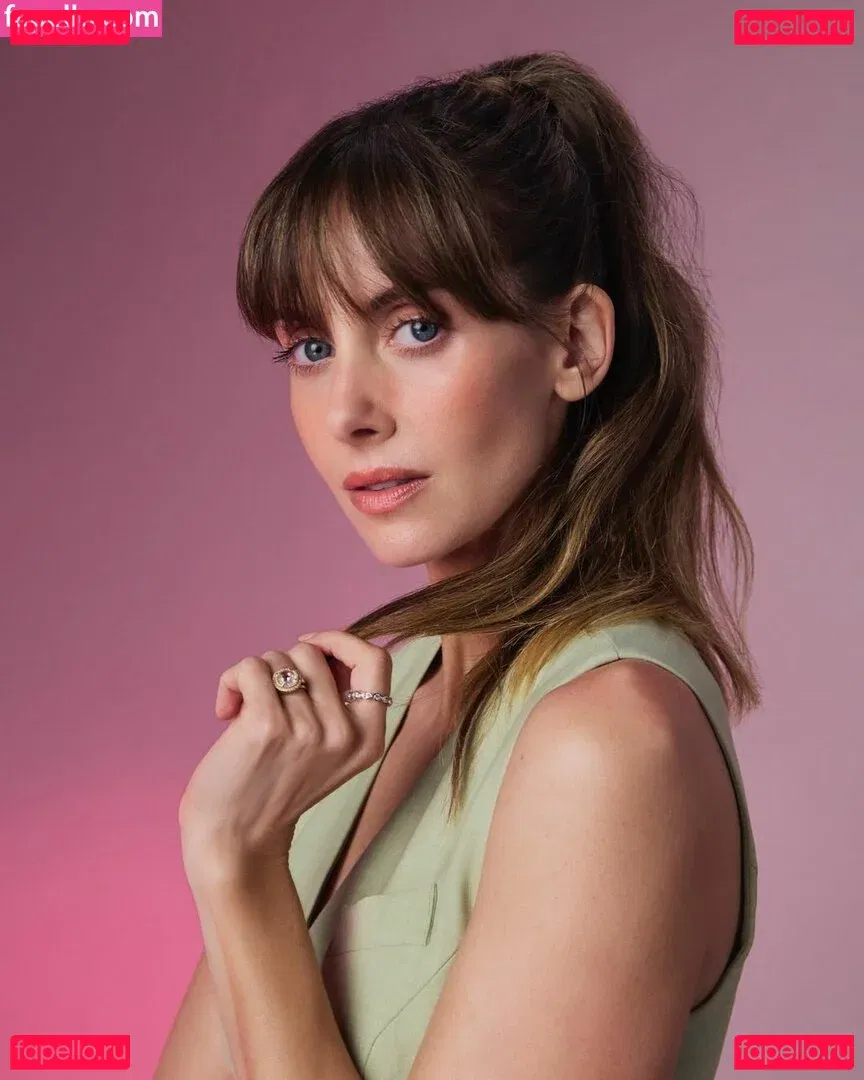 Alison Brie Onlyfans Photo Gallery 