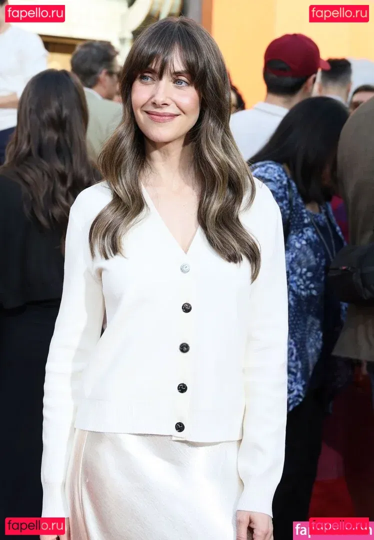 Alison Brie Onlyfans Photo Gallery 