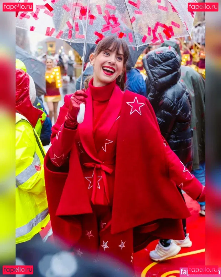 Alison Brie Onlyfans Photo Gallery 