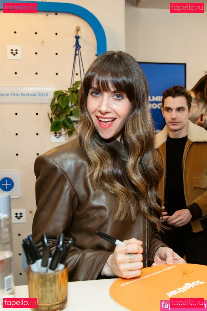 Alison Brie Onlyfans Photo Gallery 