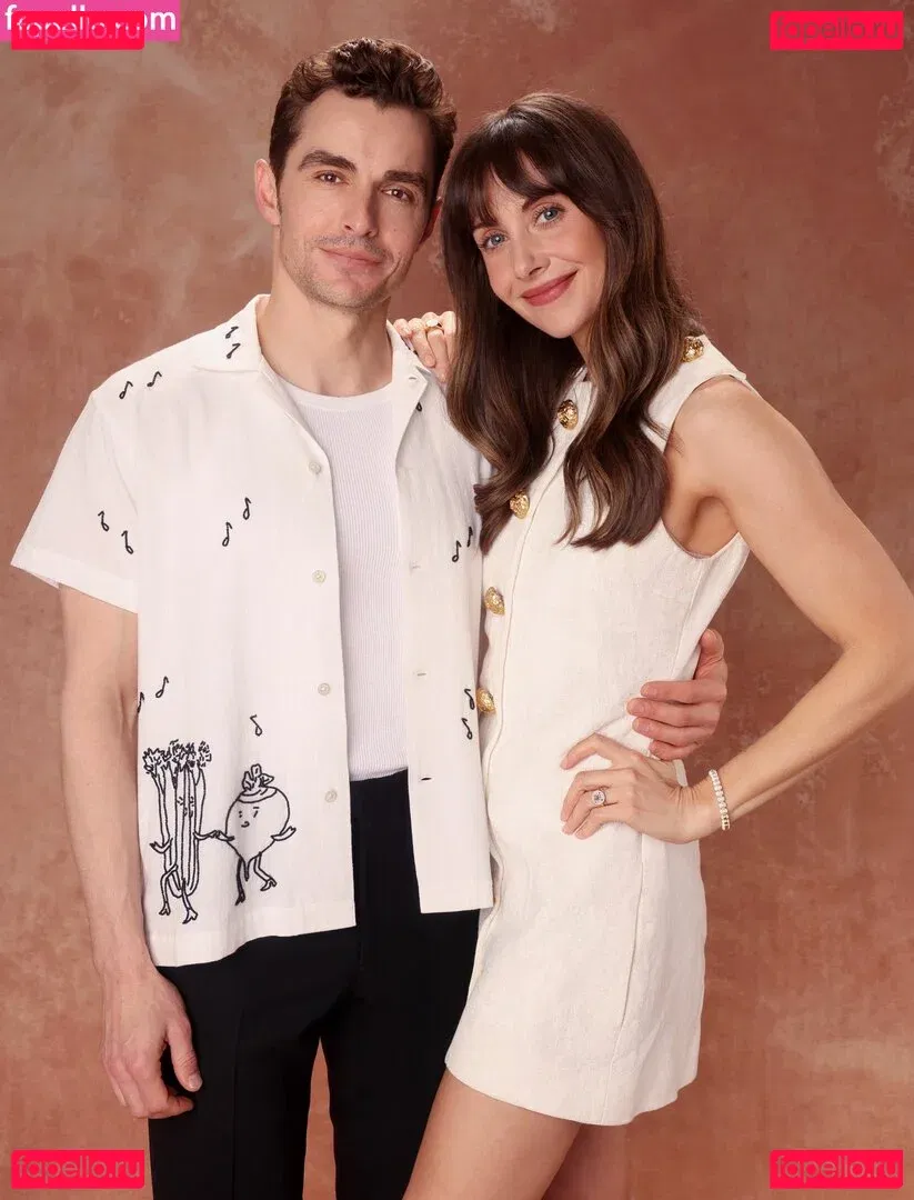 Alison Brie Onlyfans Photo Gallery 