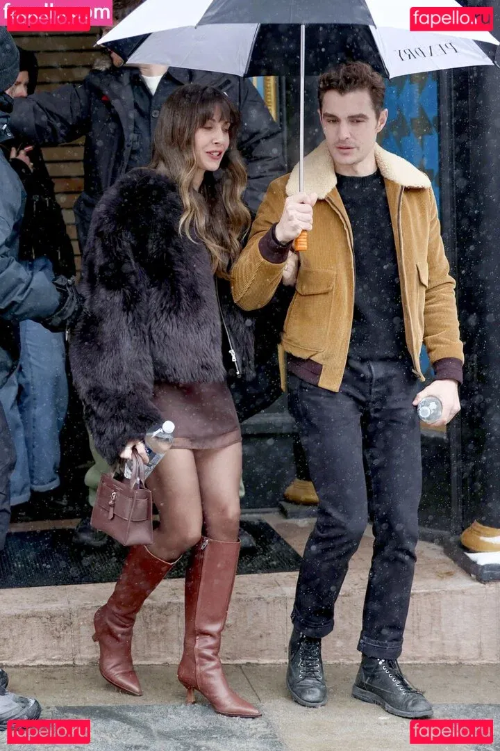 Alison Brie Onlyfans Photo Gallery 