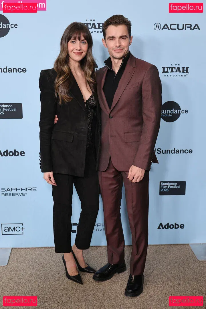 Alison Brie Onlyfans Photo Gallery 