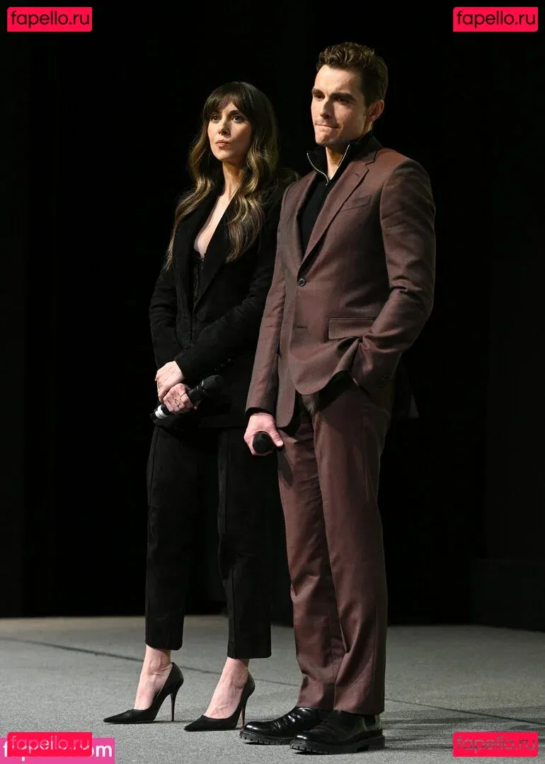 Alison Brie Onlyfans Photo Gallery 