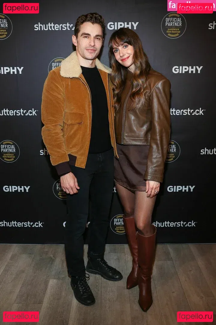 Alison Brie Onlyfans Photo Gallery 