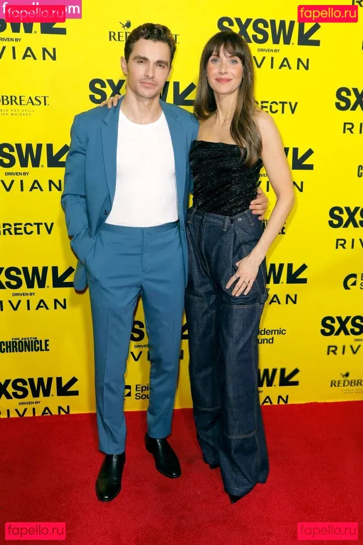 Alison Brie Onlyfans Photo Gallery 