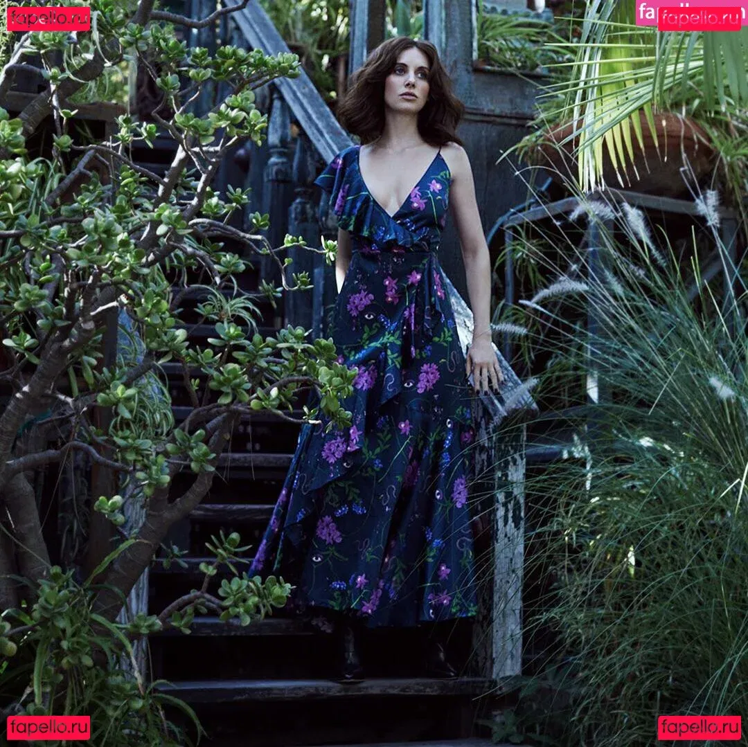 Alison Brie Onlyfans Photo Gallery 