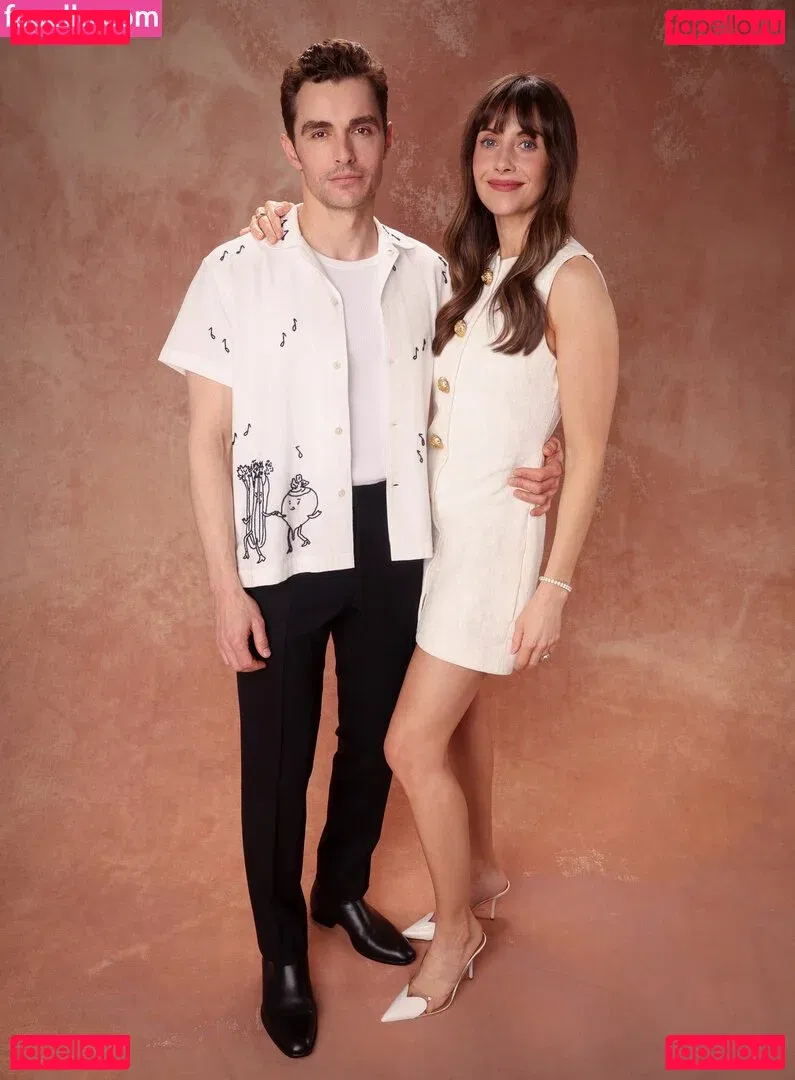 Alison Brie Onlyfans Photo Gallery 