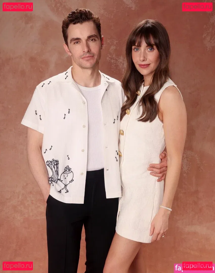 Alison Brie Onlyfans Photo Gallery 